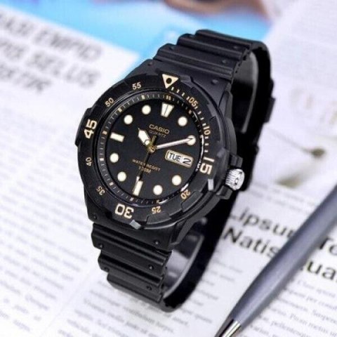 Casio Collection MRW-200H-1E + BOX Herreur Casio Collection MRW-200H-1E + BOX Herreur