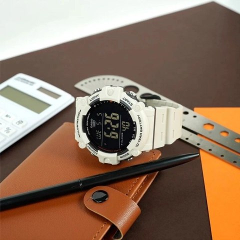 ZEGAREK MĘSKI CASIO AE-1500WH-8B2 WR100 + BOX ZEGAREK MĘSKI CASIO AE-1500WH-8B2 WR100 + BOX